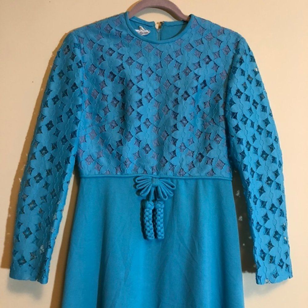 Elegant Blue Lace Women's Dress